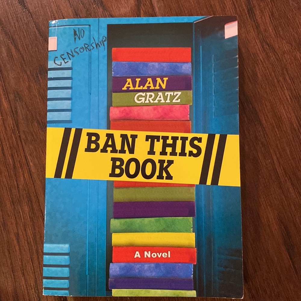 3 books elementary school age readers paperback odd weird little, ban this book​ - Picture 5 of 12